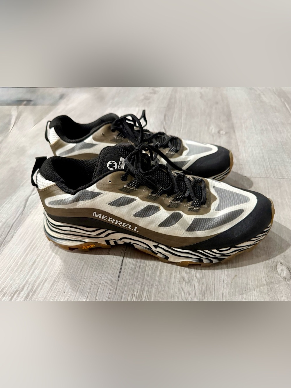 Merrell Moab Speed Men’s Low Top Lace-Up Hiking Sneaker Black/White Zebra